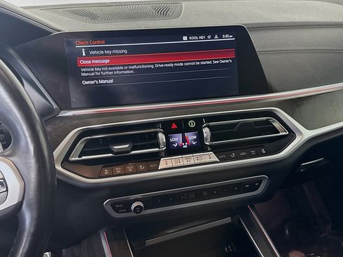 Used 2022 BMW X7 M50i w/ Dynamic Handling Package image 18