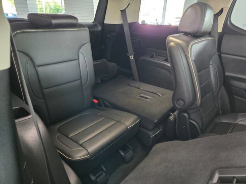 Certified 2023 GMC Acadia Denali w/ Denali Ultimate Package AWD/4WD image 11