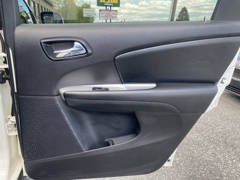 Used 2019 Dodge Journey SE FWD image 20