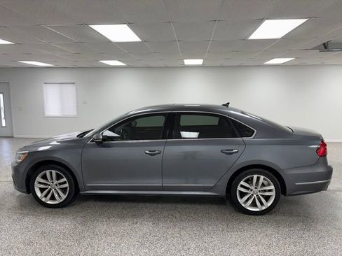 Used 2016 Volkswagen Passat 1.8T SEL Premium image 4