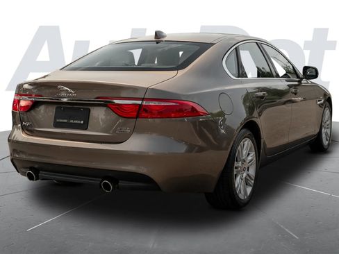 Used 2017 Jaguar XF Premium AWD/4WD image 3