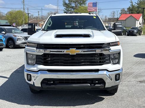 New 2026 Chevrolet Silverado 3500 LT AWD/4WD image 3