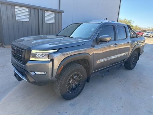 Used 2022 Nissan Frontier PRO-4X w/ Pro-4X Premium Package image 3