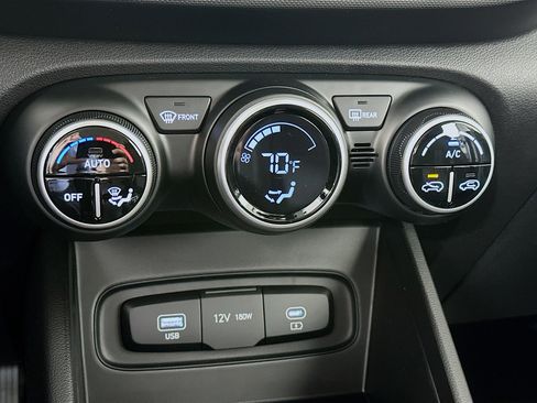 New 2025 Hyundai Venue SEL image 15