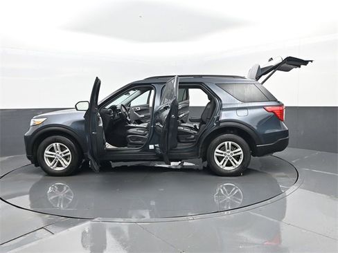 Used 2023 Ford Explorer XLT w/ Equipment Group 202A image 32