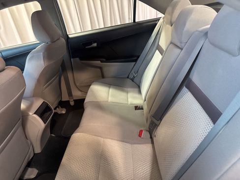 Used 2012 Toyota Camry LE image 17