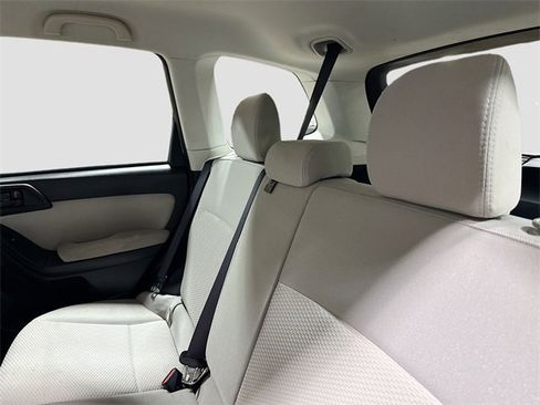 Used 2015 Subaru Forester 2.5i w/ Alloy Wheel Package image 24