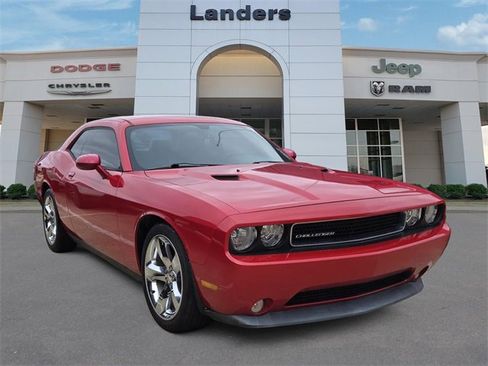 Used 2012 Dodge Challenger SXT Plus image 3