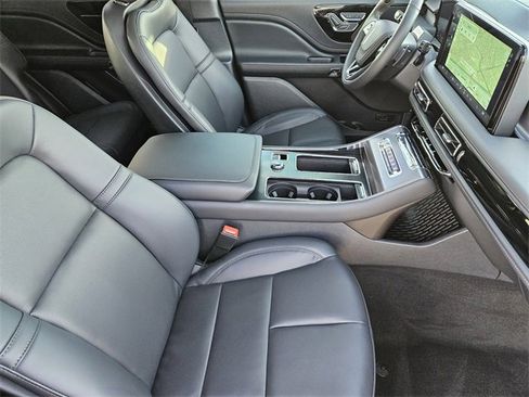 New 2026 Lincoln Aviator 2WD image 13