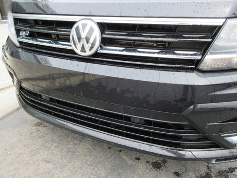 Used 2020 Volkswagen Tiguan SE R-Line image 17