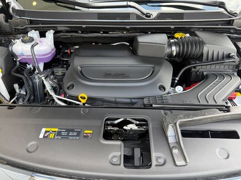 New 2027 Chrysler Pacifica Select FWD image 18