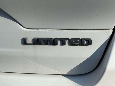 Used 2022 Jeep Grand Cherokee Limited image 12