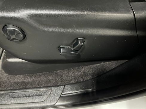 Used 2019 Jeep Grand Cherokee Altitude image 13