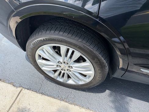 Used 2019 Cadillac XT5 Premium Luxury FWD image 11