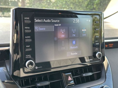 Used 2022 Toyota Corolla LE image 16