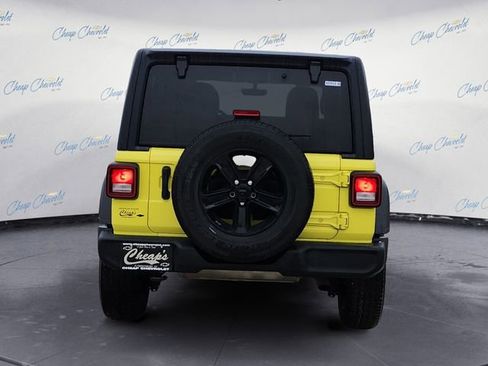 Used 2022 Jeep Wrangler Unlimited Sport image 4