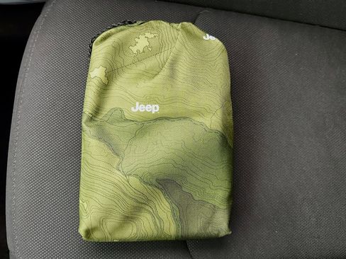 Used 2023 Jeep Wrangler Unlimited w/ Safety Group image 44