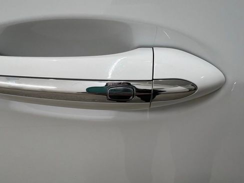 Used 2021 Buick Enclave Essence image 28