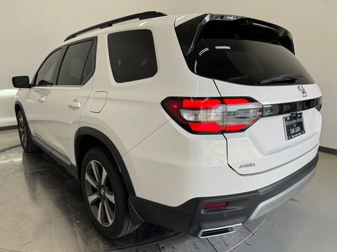 Used 2023 Honda Pilot Elite image 9