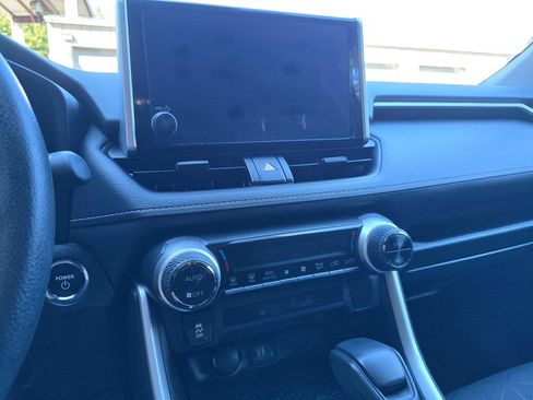 Used 2024 Toyota RAV4 AWD Hybrid image 19