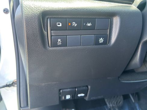 Used 2025 Nissan Versa S w/ Trunk Package FWD image 25