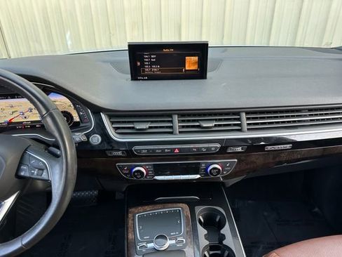 Used 2018 Audi Q7 3.0T Premium Plus w/ Premium Plus Package AWD/4WD image 20