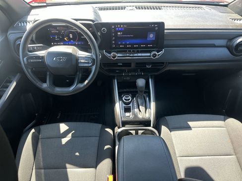 Used 2024 Chevrolet Colorado Trail Boss w/ Technology Package image 18