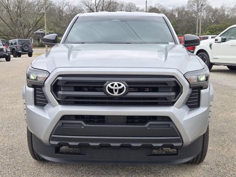 Used 2025 Toyota Tacoma SR image 2