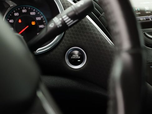 Used 2016 Chevrolet Malibu LT image 16