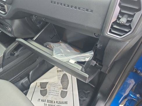 Used 2025 Ford Bronco Sport Badlands image 17