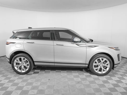 Used 2021 Land Rover Range Rover Evoque SE image 4