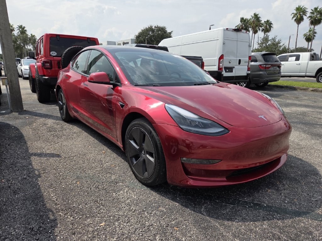Used 2023 Tesla Model 3 Standard Range RWD image 2