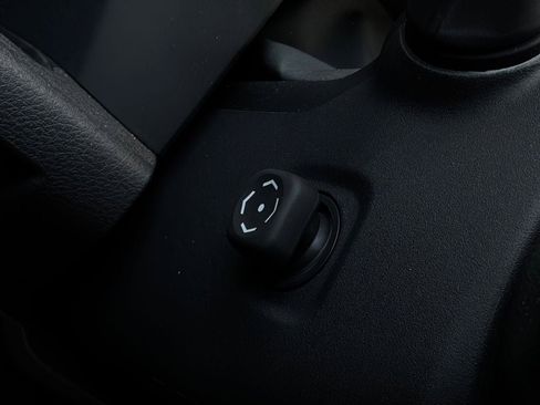 Used 2025 Toyota Sienna XSE AWD/4WD image 59