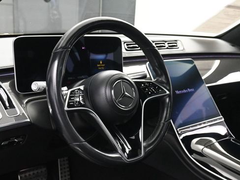 Used 2022 Mercedes-Benz S 580 4MATIC Sedan w/ AMG Line Package image 26