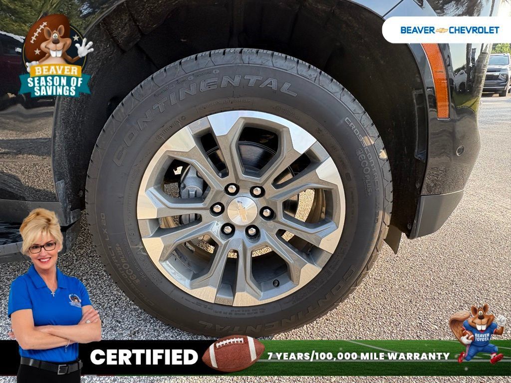 Used 2025 Chevrolet Suburban LS AWD/4WD image 9