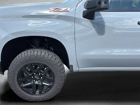 Used 2024 Chevrolet Silverado 1500 LT Trail Boss w/ Convenience Package II AWD/4WD image 31