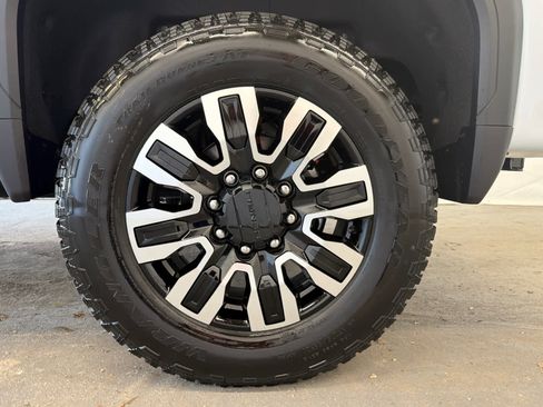 New 2026 GMC Sierra 2500 Denali Ultimate AWD/4WD image 11