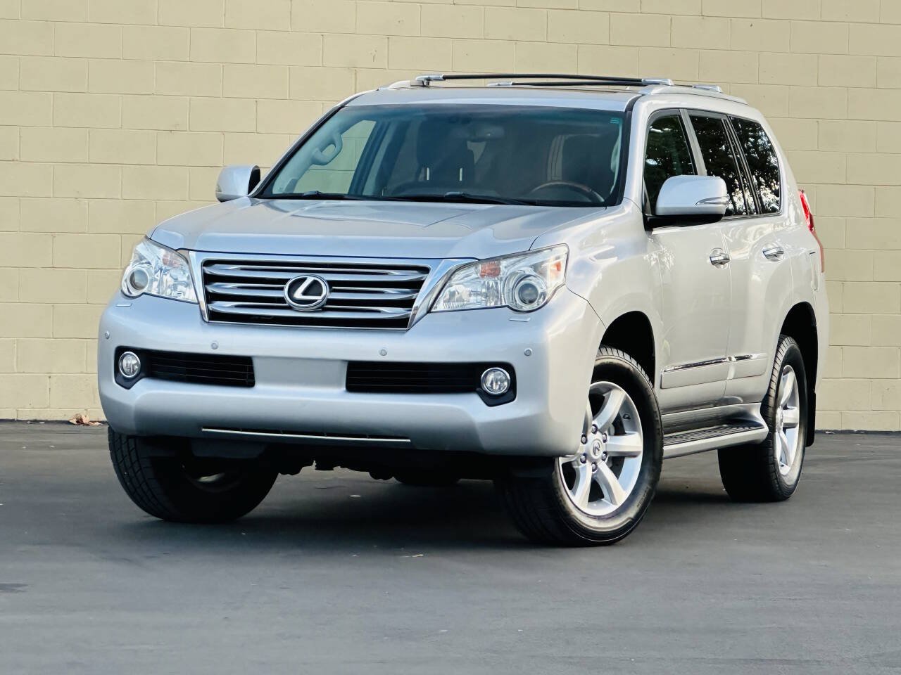 Used 2011 Lexus GX 460 Premium AWD/4WD image 3