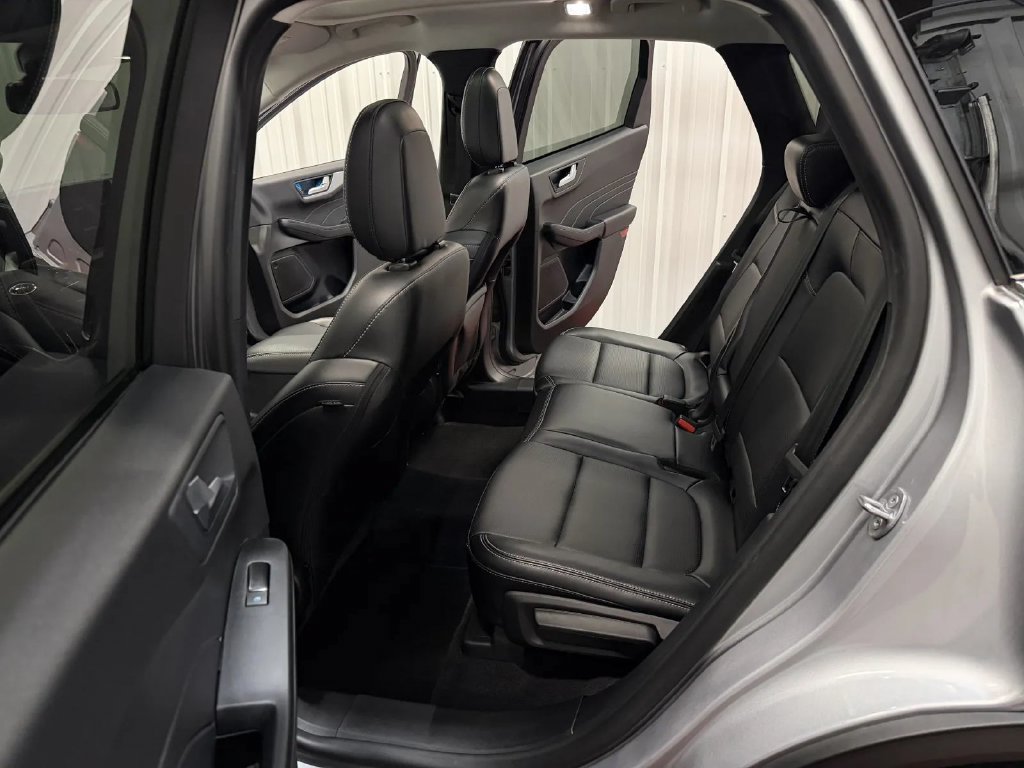Used 2023 Ford Escape Platinum AWD/4WD image 41