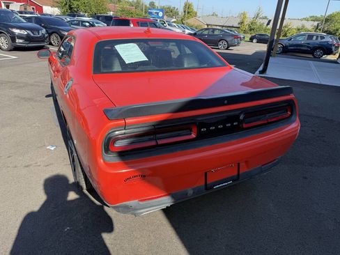 Used 2017 Dodge Challenger R/T Scat Pack w/ Leather Interior Group image 10