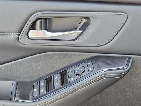 New 2026 Nissan Rogue SV image 25