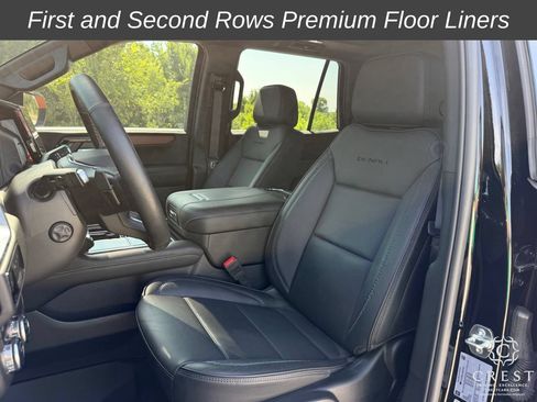 Used 2025 GMC Yukon Denali w/ Sun & Power Step Package AWD/4WD image 13