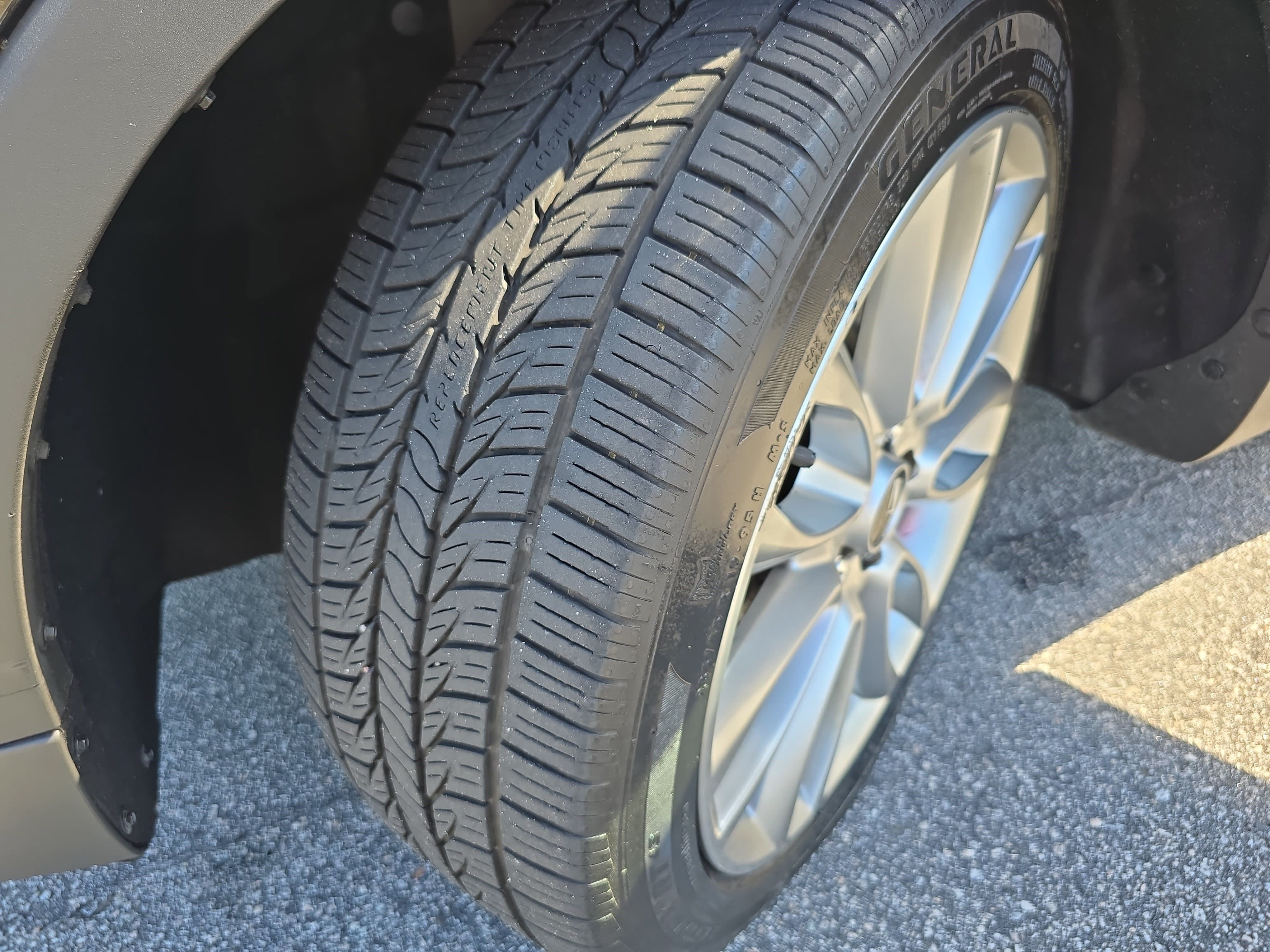 Used 2015 Lincoln MKC FWD w/ Equipment Group 102A Reserve image 32