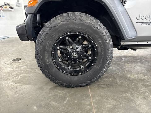 Used 2018 Jeep Wrangler Unlimited Sport S AWD/4WD image 31