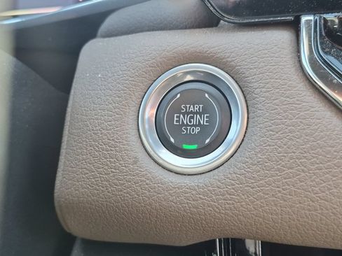 Used 2023 GMC Canyon Denali AWD/4WD image 18