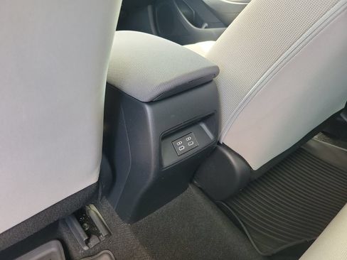 Used 2024 Toyota Corolla LE FWD image 10