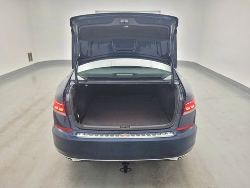 Used 2022 Volkswagen Passat 2.0T SE FWD image 29
