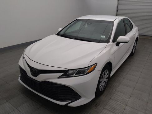 Used 2018 Toyota Camry FWD image 15