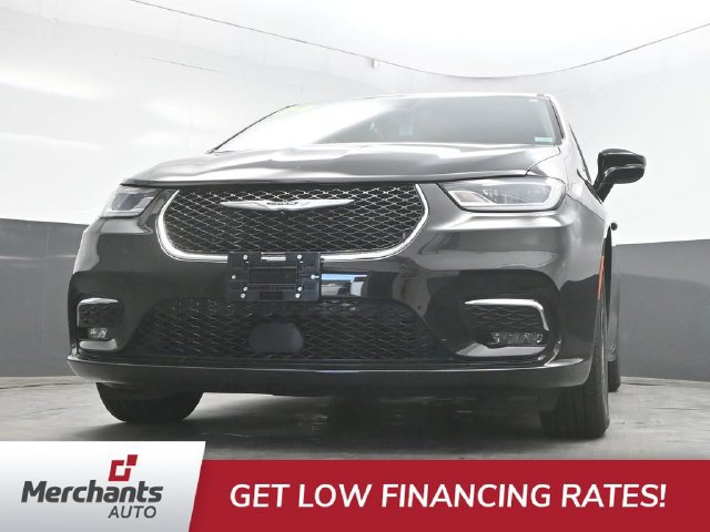 Used 2024 Chrysler Pacifica Touring-L FWD image 31