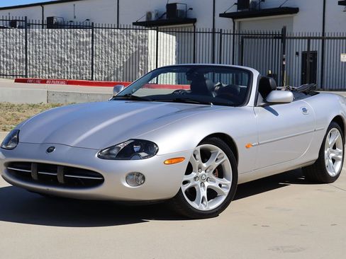 Used 2004 Jaguar XK8 Convertible image 5